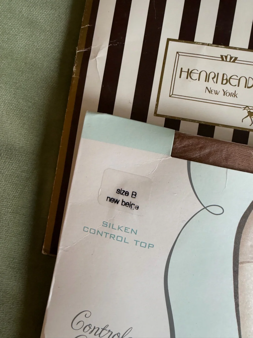 🗽4 Control Top Hosiery Lot